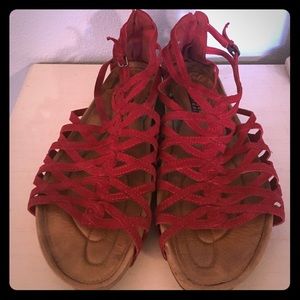 EARTH Negative Heel Red Gladiator Sandals Size 10